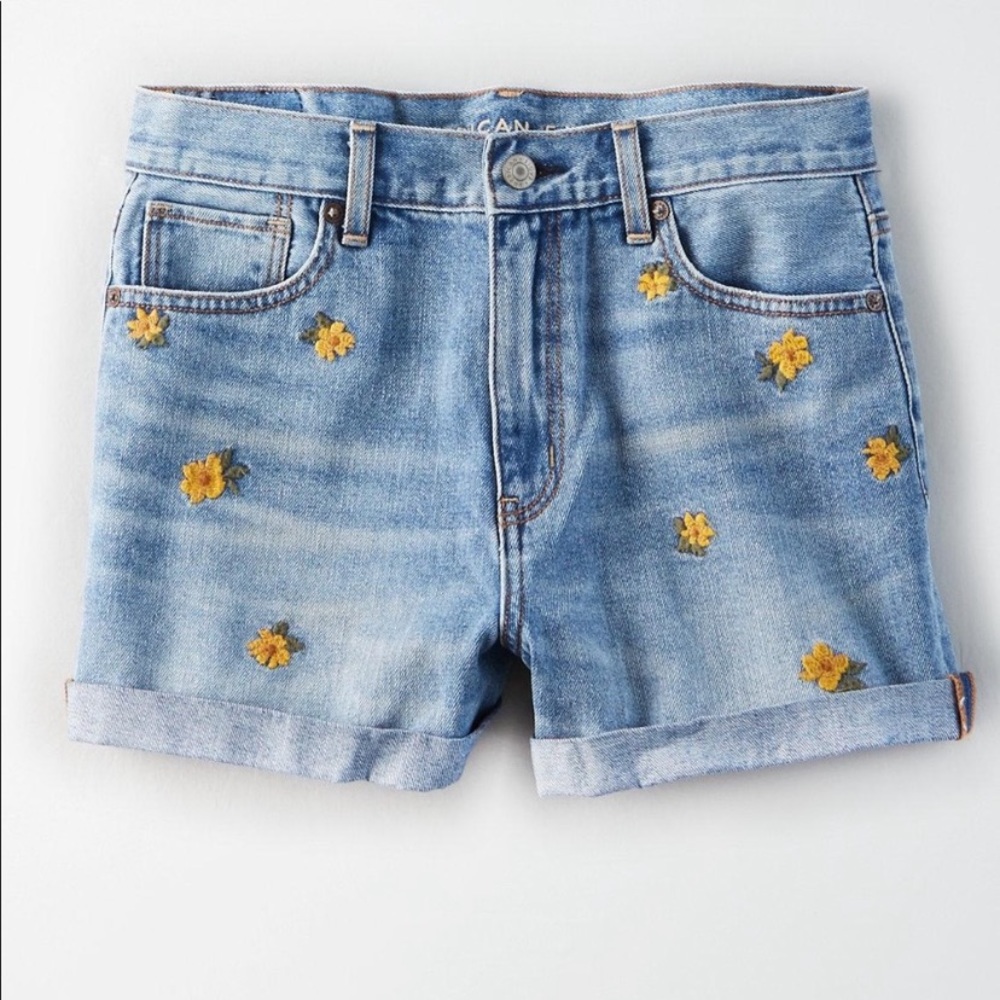 American Eagle Embroidered Mom Short
